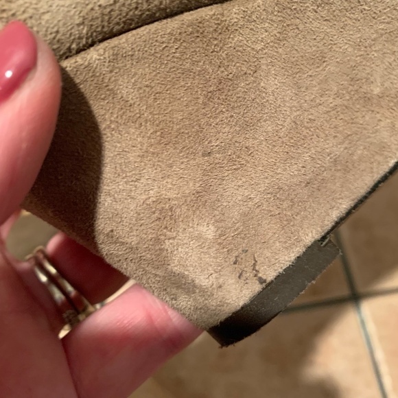 Bettina Round Toe Wedges in tan size 38 - Picture 11 of 12